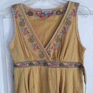 American Rag Sleeveless Top Women's Size L Embroidered